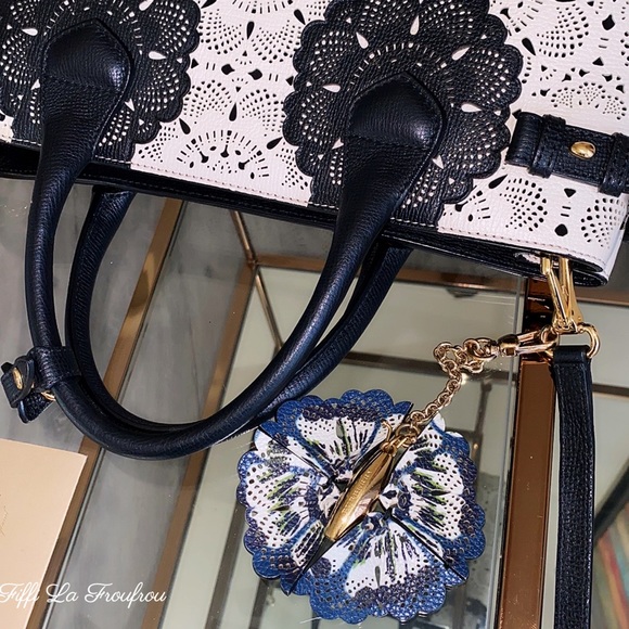 Authentic Burberry limited edition bag and charm - Picture 9 of 17